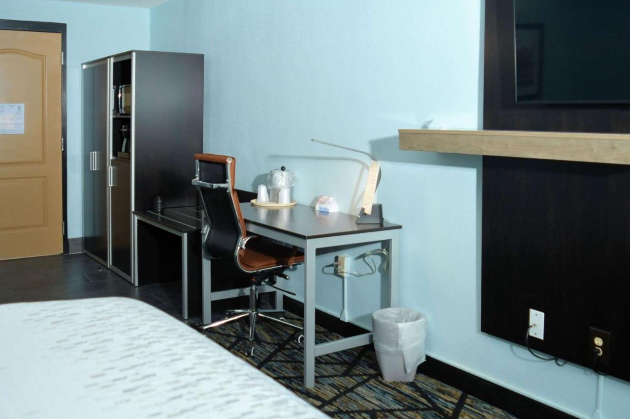 Clarion Pointe Jacksonville Near Camp Lejeune Экстерьер фото